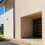 Fluggi Near Labin