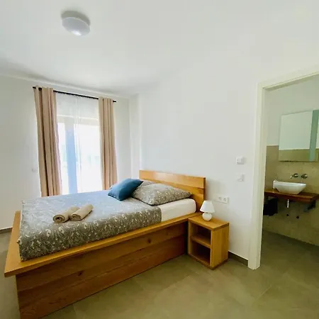 Villa Fluggi Near Labin Santalezi