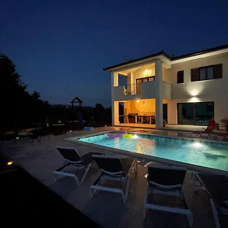 Fluggi Near Labin Santalezi