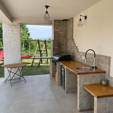 Fluggi Near Labin * Santalezi