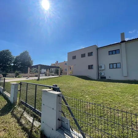 Villa Fluggi Near Labin *