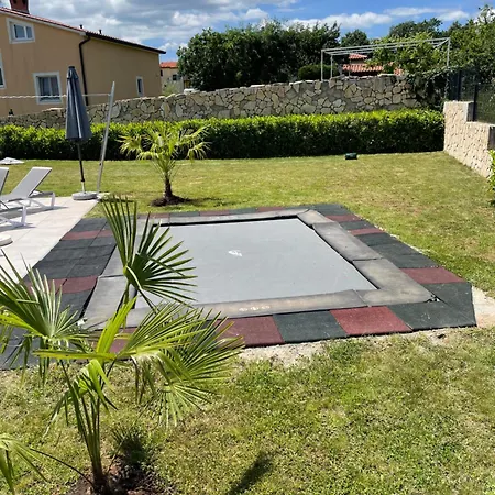 Fluggi Near Labin Santalezi