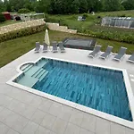 Villa Fluggi Near Labin *