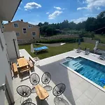 Villa Fluggi Near Labin *