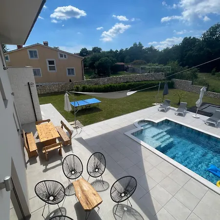 Villa Fluggi Near Labin *