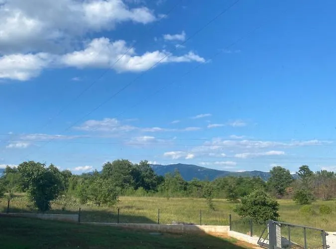 Fluggi Near Labin 빌라