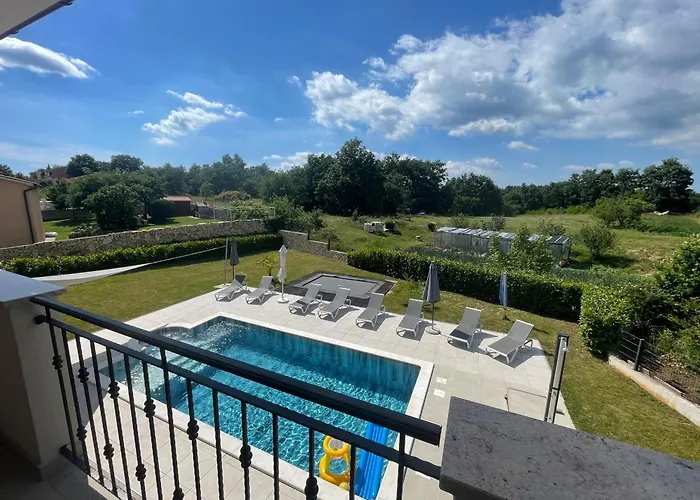 Fluggi Near Labin 빌라